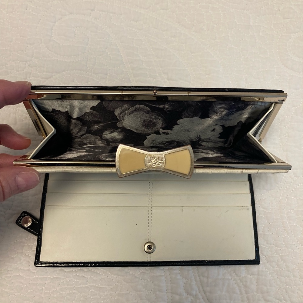 TED BAKER Cream and Black Bow Wallet
